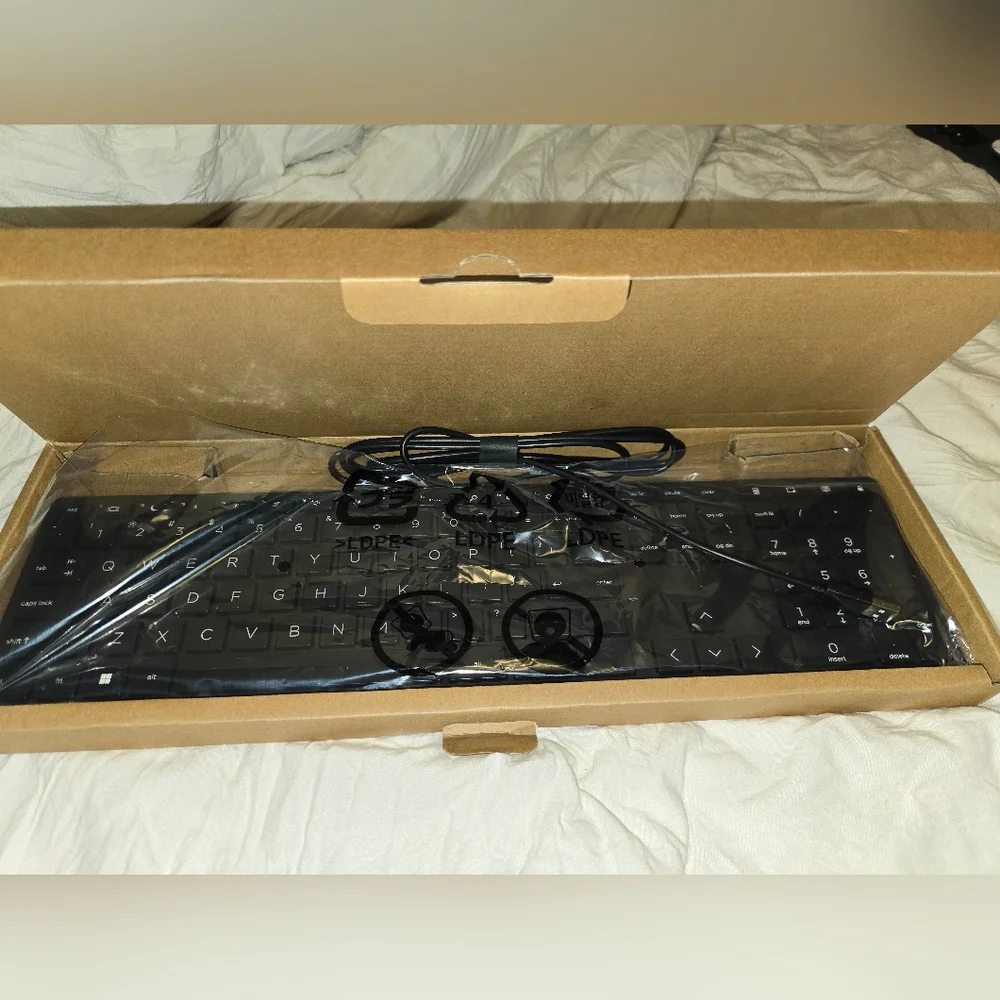 NIB HP Wired Desktop 320K Keyboard